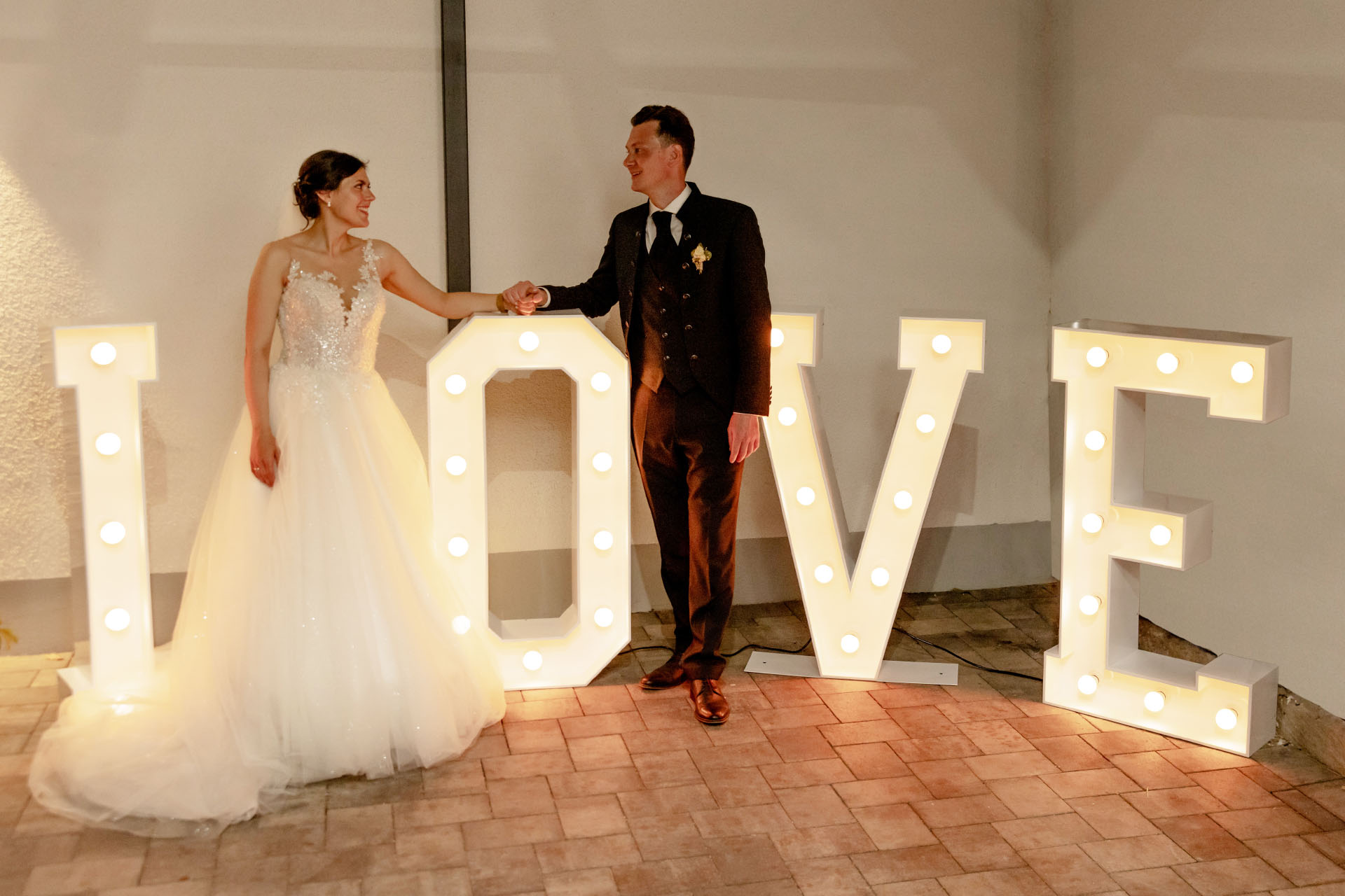 LOVE-Buchstaben bei einer Hochzeit